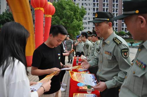 说明: http://www.fjlzy.com/__local/6/E4/B5/9F9FC90BB7BC0F751A41C78854A_B7E88F72_17DA5.jpg
