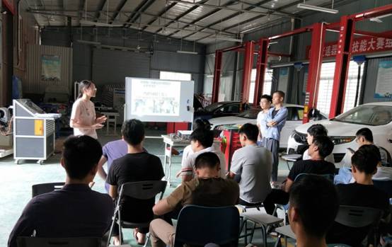 谢婉欣班会.jpg