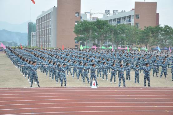 说明: H:\20191023-学院第31届田径运动会开幕式\31.JPG