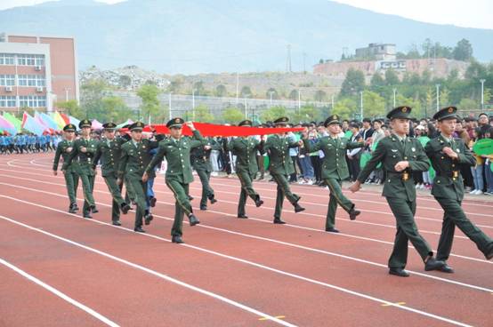 说明: H:\20191023-学院第31届田径运动会开幕式\4.JPG