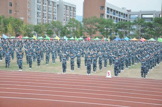 说明: H:\20191023-学院第31届田径运动会开幕式\32.JPG