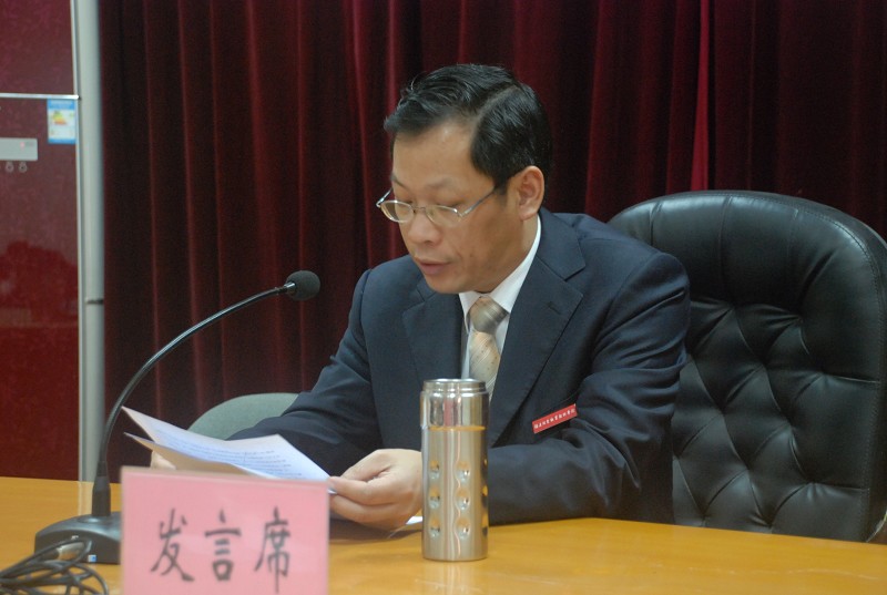 王振亮副院长作工会工作报告